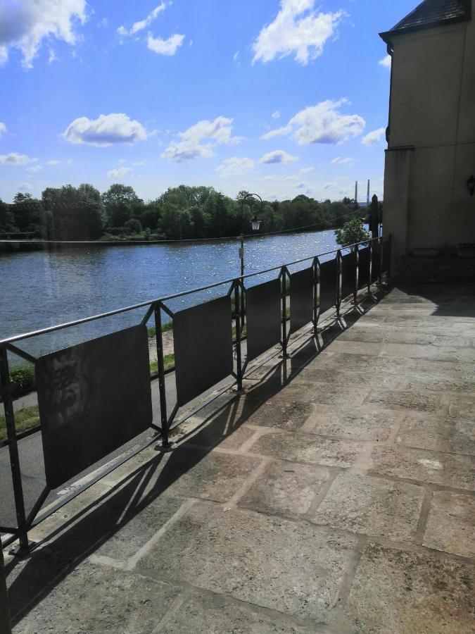 Grand 2P Terrasse Bord De Seine Apartment Mantes-la-Jolie Bagian luar foto